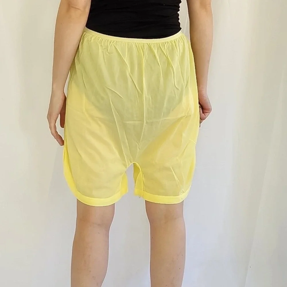 70s Yellow‎ Slip Shorts - Picture 3 of 3